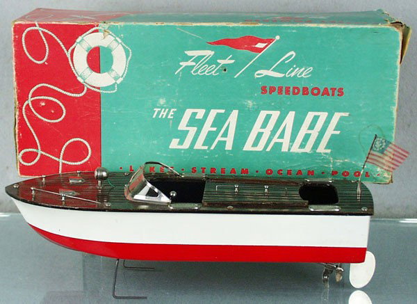 FLEETLINE K&O 200 SEA BABE SPEEDBOAT: wood, dark deck, 12 1/2" long, inboard motor, w/worn flag, orig box & insert minor wear, C8.