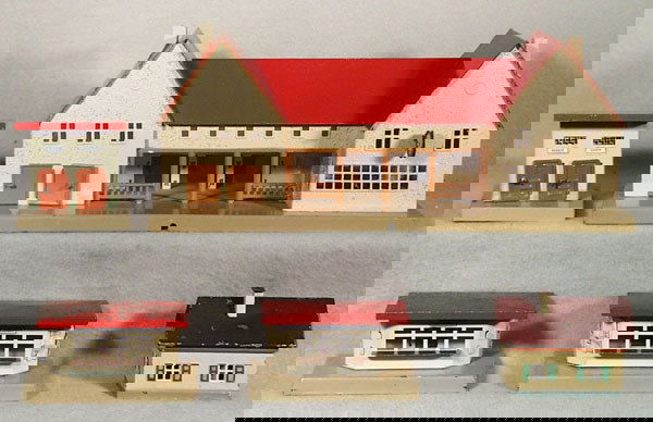 KIBRI BUILDINGS: HO ga, Restrooms; Station; 2 Newsstands, 1 has paint flaking on roof, House, all are handpainted tin, C4-6. Complete information covering terms, conditions, payment and shipping is listed below. Pleas