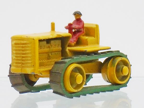 MATCHBOX 8A1 CATERPILLAR TRACTOR (1 of 2)