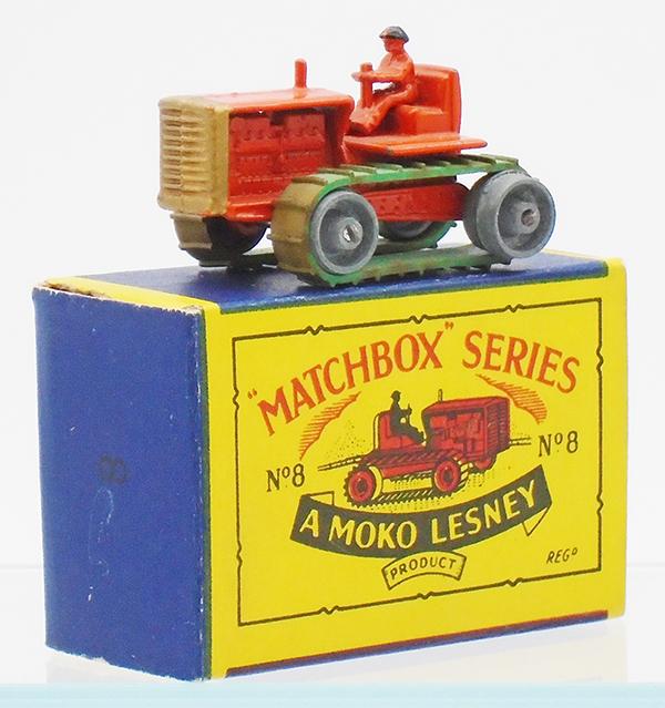 MATCHBOX 8A5 CATERPILLAR TRACTOR (1 of 2)