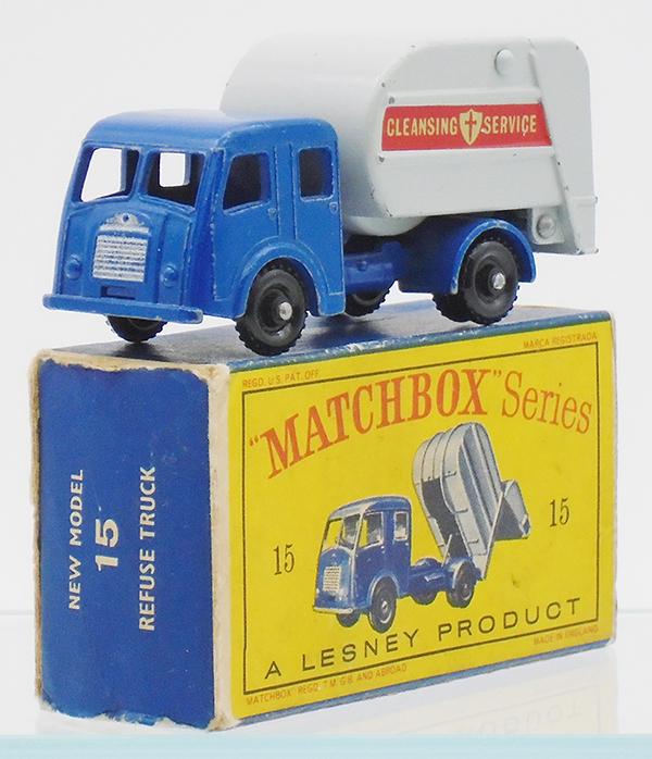 MATCHBOX 15C1 REFUSE TRUCK (1 of 2)