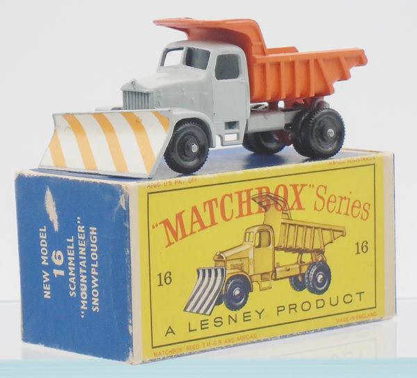 MATCHBOX 16C1 SCAMMELL SNOW PLOW: gray body, open steps, orange dump, plow has orange stripes, no hole in base, 11 X 45 black plastic wheels, light orange decal has edge wear, D2 new model orig box, w/illustration of yellow truck, C8.