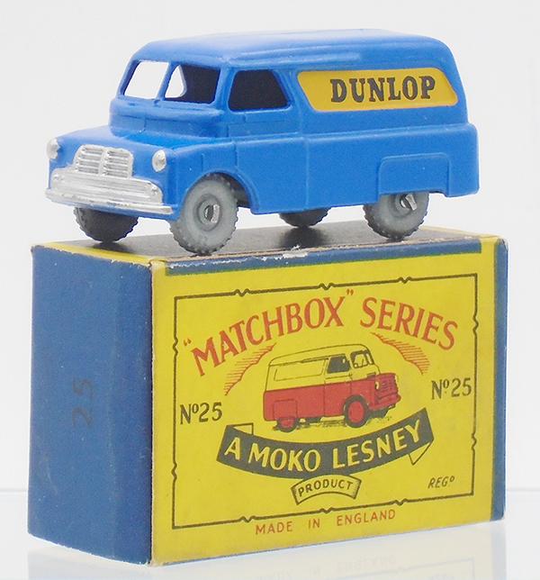 MATCHBOX 25A2 BEDFORD DUNLOP VAN (1 of 2)