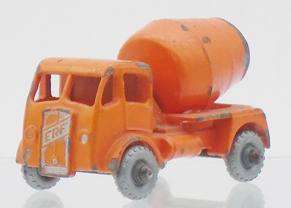 MATCHBOX 26A6 ERF CEMENT MIXER (1 of 2)