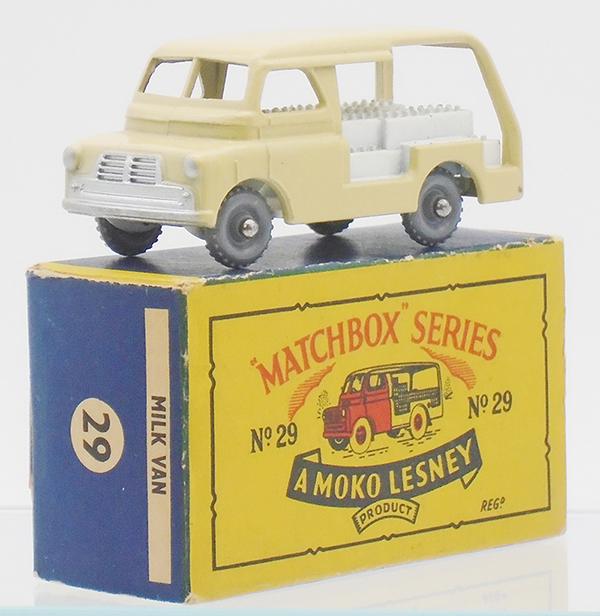 MATCHBOX 29A4 BEDFORD MILK VAN (1 of 2)