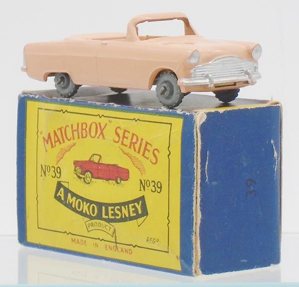 MATCHBOX 39A1 FORD ZODIAC CONVERTIBLE (1 of 2)