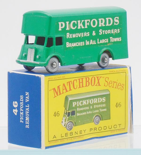 MATCHBOX 46B15 PICKFORDS REMOVALS VAN (1 of 2)