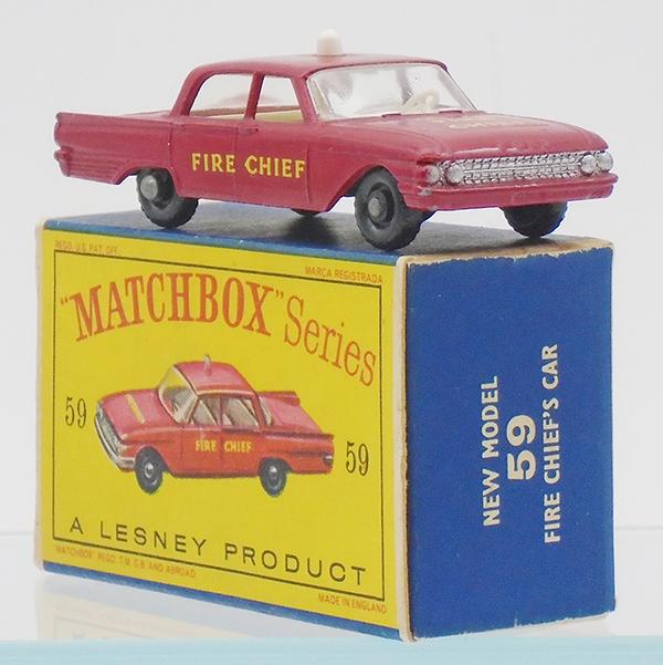 MATCHBOX 59B1 FIRE CHIEF CAR (1 of 2)