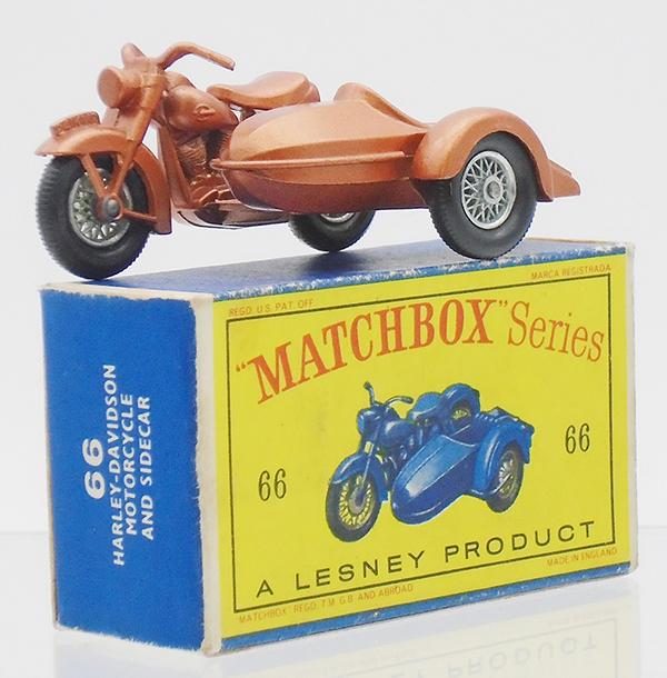 MATCHBOX 66B1 MOTORCYCLE & SIDECAR (1 of 2)