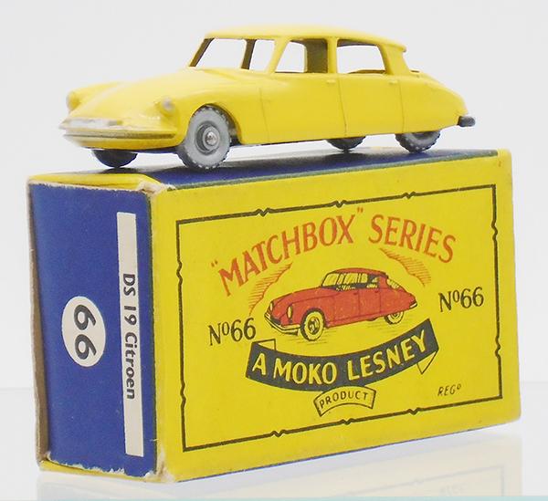 MATCHBOX 66A4 DS 19 CITROEN: yellow body, 9 X 20 silver plastic wheels, small chips, B4 orig box, C8-9.