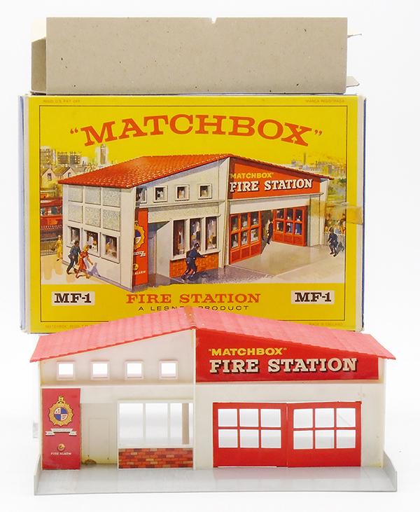 MATCHBOX MF1A2 FIRE STATION (1 of 2)