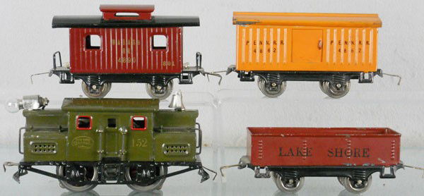 LIONEL TRAIN SET: O ga, 152 loco, some touch up spots, 901 gondola, 800 box car, 801 caboose, C5-7.