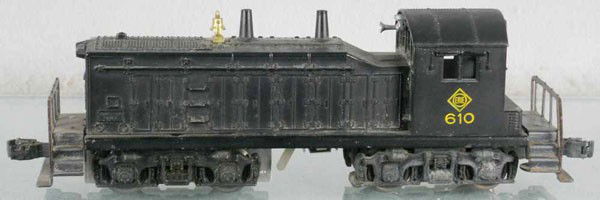 LIONEL 610 ERIE SWITCHER: O ga, screw crack on loco front, C6.