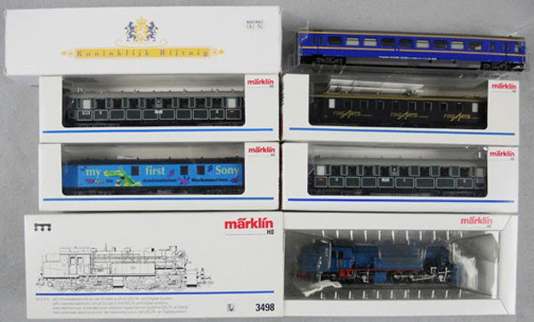 MARKLIN TRAIN SET: HO ga, 3498 Bavarian tank loco, w/cars 41351, 41361, 45958, 45959, 4362, orig boxes & inserts, some have minor wear, C9-10.