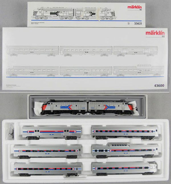 MARKLIN AMTRAK TRAIN SET: HO ga, 33621 EMD F7 diesels, w/43600 streamliner set, orig boxes & inserts, loco box top worn, C9-10.