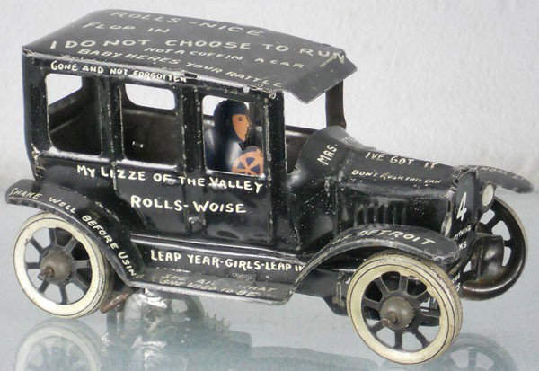 STRAUSS MODEL T JALOPY: litho tin, windup working, 7" long, C6.