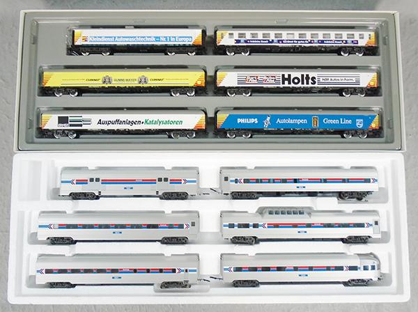 2 MARKLIN CAR SETS (1 of 2)