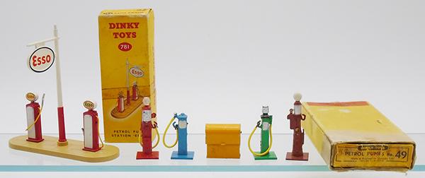 Vintage Dinky Toys Petrol Pump Station Esso #781 & Box