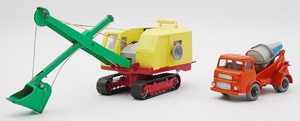 2 DINKY CONSTRUCTION VEHICLES (1 of 2)
