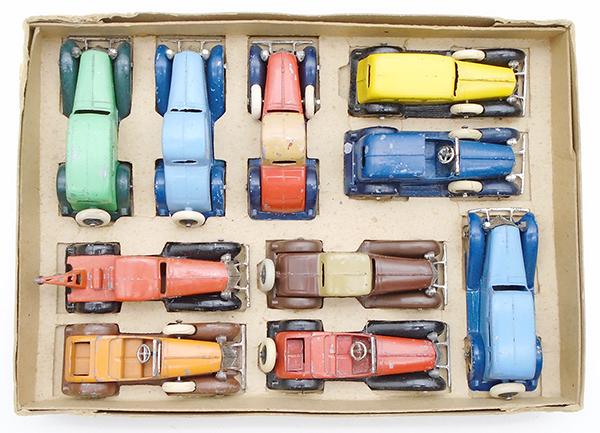 TOOTSIETOY 5300 DELUXE MOTORS (1 of 2)