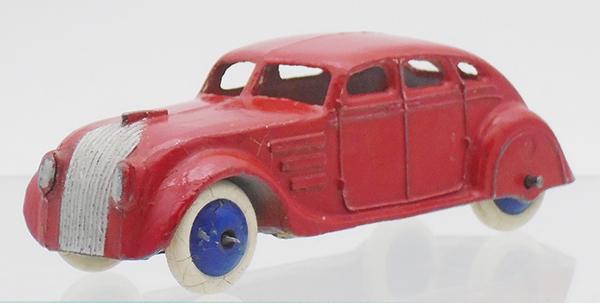 DINKY 22K STREAMLINED SALOON (1 of 3)