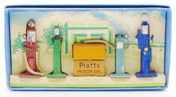 DINKY 49 PETROL PUMPS (1 of 1)