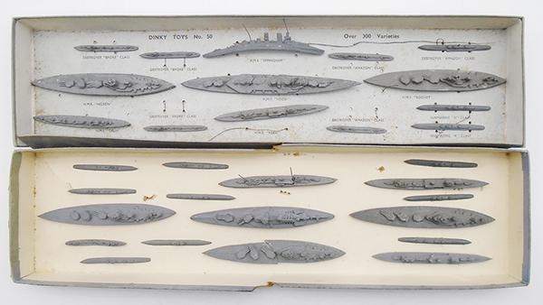 DINKY SET 50 SHIPS OF THE BRITISH NAVY (1 of 1)
