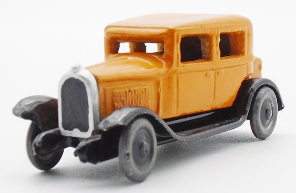 CITROEN C4 SEDAN (1 of 2)