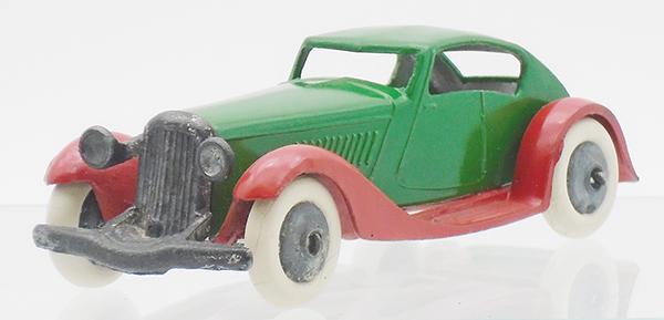 DINKY 24E STREAMLINED SALOON (1 of 3)
