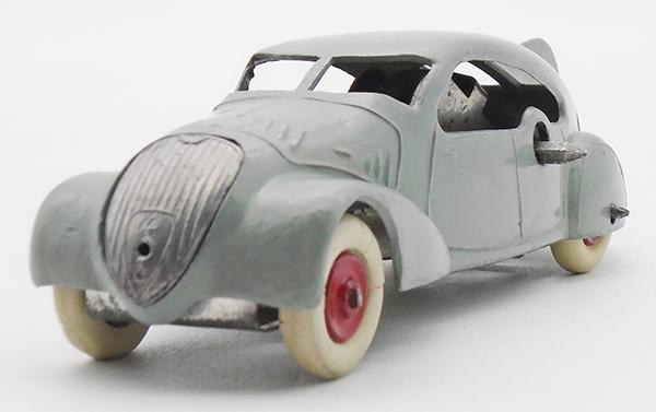 A.R. PEUGEOT 802 (1 of 2)