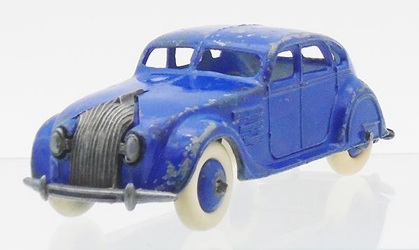 DINKY 30A CHRYSLER AIRFLOW (1 of 2)
