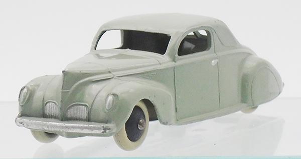 DINKY 39C LINCOLN ZEPHYR (1 of 2)