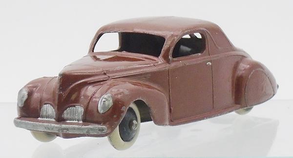 DINKY 39C LINCOLN ZEPHYR (1 of 2)