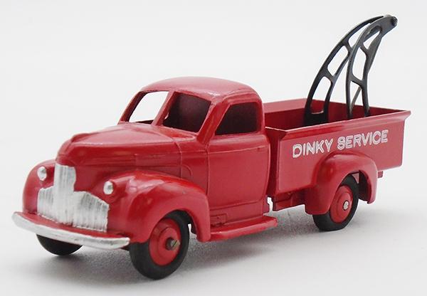 FRENCH DINKY 25R STUDEBAKER SERVICE TRUCK (1 of 2)