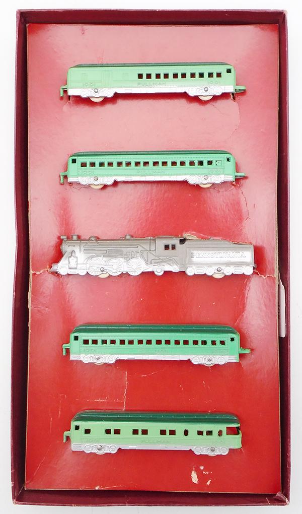 TOOTSIETOY 5850 LIMITED TRAIN SET (1 of 2)