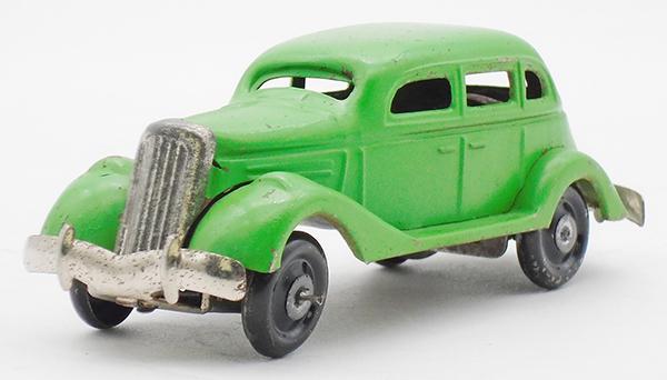 1930s FORD SEDAN (1 of 2)