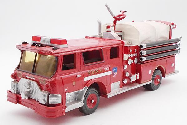 1975 MACK FIRE ENGINE (1 of 2)