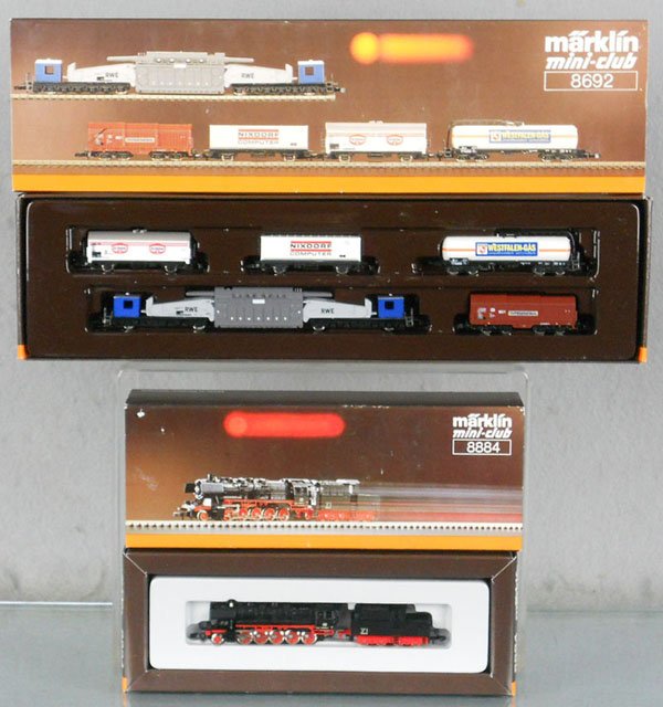 MARKLIN MINI-CLUB FREIGHT TRAIN SET: Z ga, 8884 German Decapod loco & tender w/8692 5-car freight set, orig boxes & inserts, C9-10.