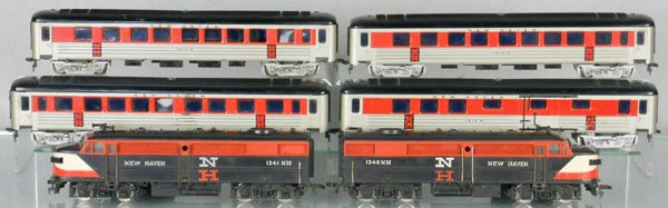 FLEISCHMANN NEW HAVEN TRAIN SET: HO ga, 2-rail, 1341/1342 diesels, w/3 #1414 coaches, 1415 baggage, C5-6.
