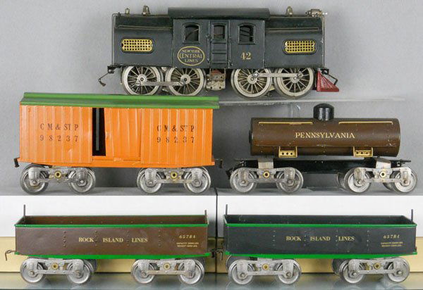LIONEL TRAIN SET: std ga, 42 Corporation loco w/2 motors, missing 1 cowcatcher, 2 #12 gondolas, missing brakewheels, 14 box car, 15 tank car, all are restored, C6-7.