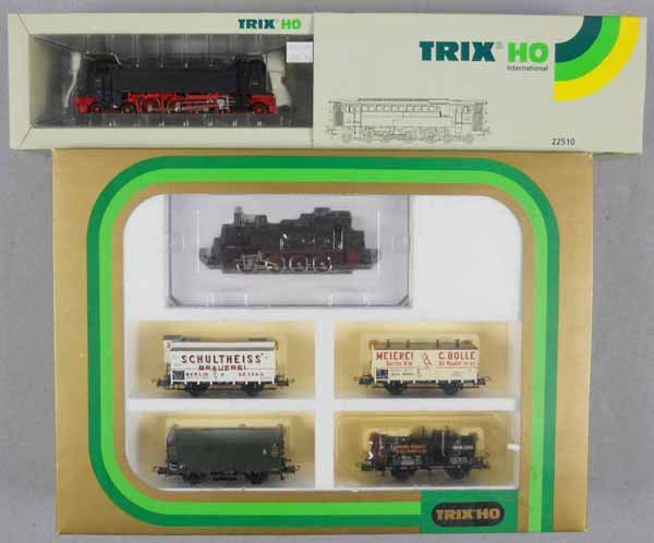 TRIX TRAIN LOT: HO ga, 2-rail, 22510 loco, 21213 5-piece set, orig boxes & inserts, C8-9.