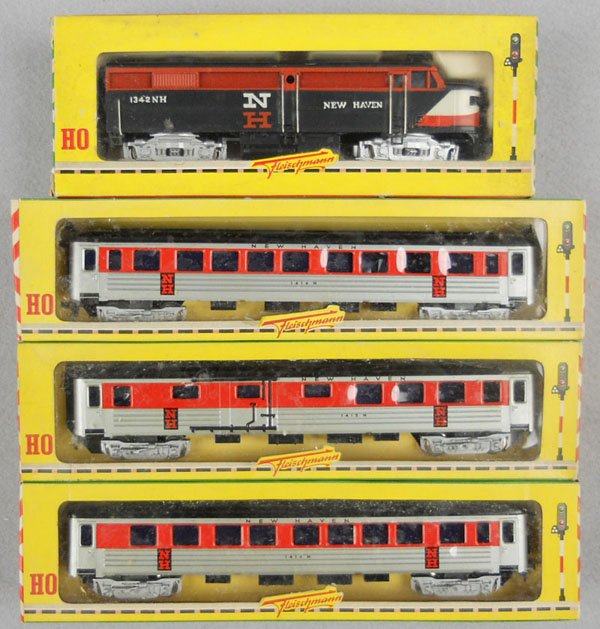 FLEISCHMANN NEW HAVEN TRAIN SET: HO ga, 2-rail, 1342S loco, 1415 baggage, 2 #1414 coaches, orig boxes minor wear, C9-10.