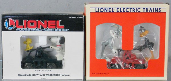 2 LIONEL MOTORIZED UNITS: O ga, 18407 Snoopy & Woodstock, 18416 Bugs & Daffy, orig boxes & inserts, C9.