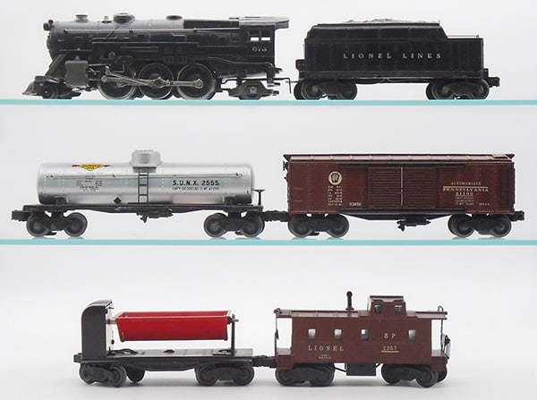 LIONEL TRAIN SET (1 of 2)