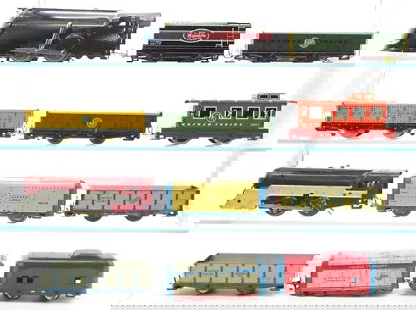 2 WYANDOTTE & HAFNER TRAIN SETS (1 of 2)