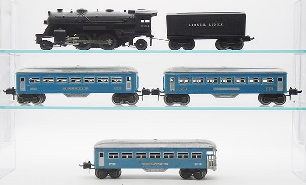 LIONEL TRAIN SET: 0 ga, 1684 loco, 2689T tender, 2 #2630 Pullmans, 1 missing Pullman lettering on 1 side, 2631 obsv, cars are blue & aluminum, car roofs have scratches on roof, C5-7.
