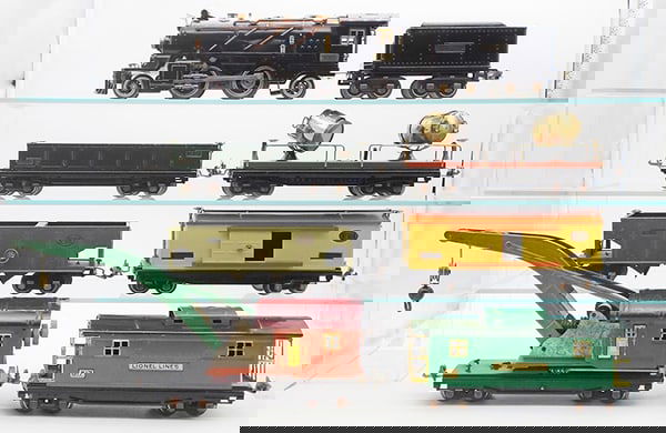 LIONEL TRAIN SET: 0 ga, 262 loco, 262T tender, 812 gondola, 820 searchllight, 816 hopper, 814 box car, 810 crane, working, 817 caboose, C6-8.