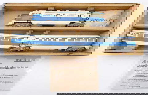 MARKLIN ST800 TRAIN SET: H0 ga, blue & cream, flat drive shafts, orig set box w/wood inserts, top worn, C7.