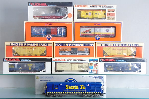 LIONEL SANTA FE TRAIN SET (1 of 1)
