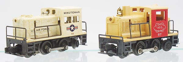 2 LIONEL MOTORIZED UNITS (1 of 2)
